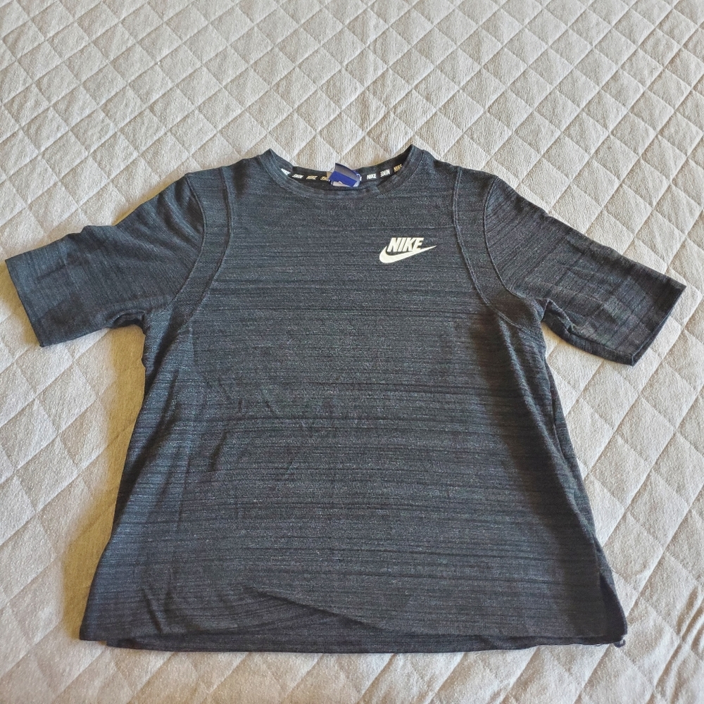 ⭐4/$20 Nike Women's Top Small